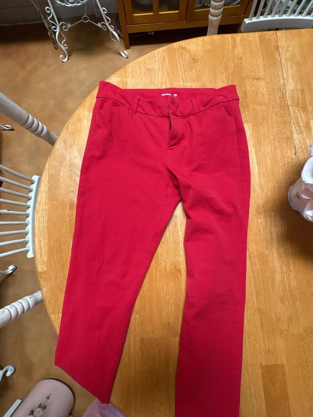 Old Navy Women's Mid-Rise Pixie Ankle Pants in Red